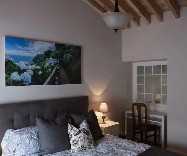 Surf Beach_santa Barbara Secret Gardens Ribeira Grande